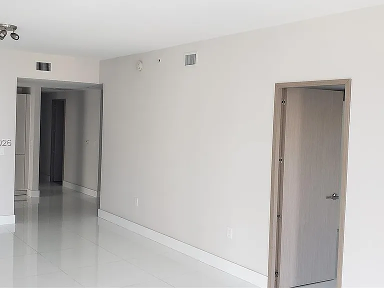1010 Brickell Ave #3205 — Photo 7