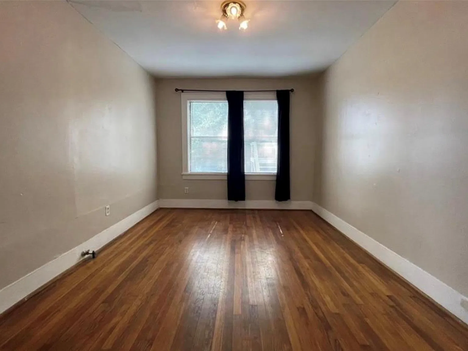 2 bed, 1.0 bath, 1500 sqft, $1,650 — Photo 4