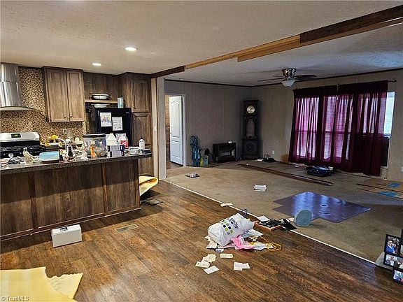 5th image of 839 Blackwell Rd