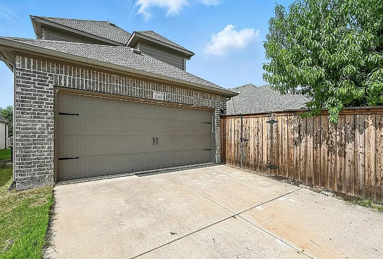 12559 Ravine Creek Rd — Photo 23