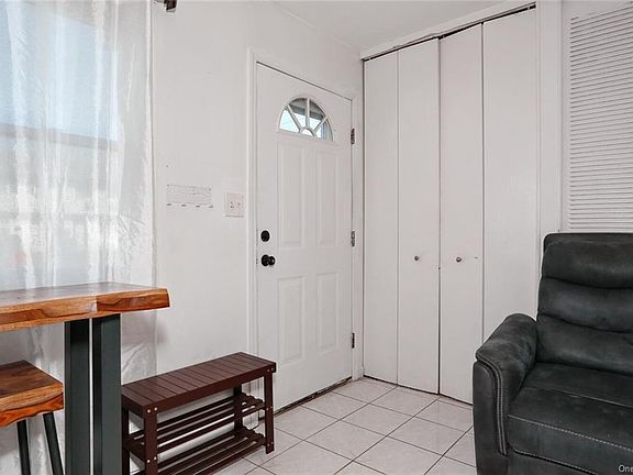 4th image of 110 Roosevelt Dr