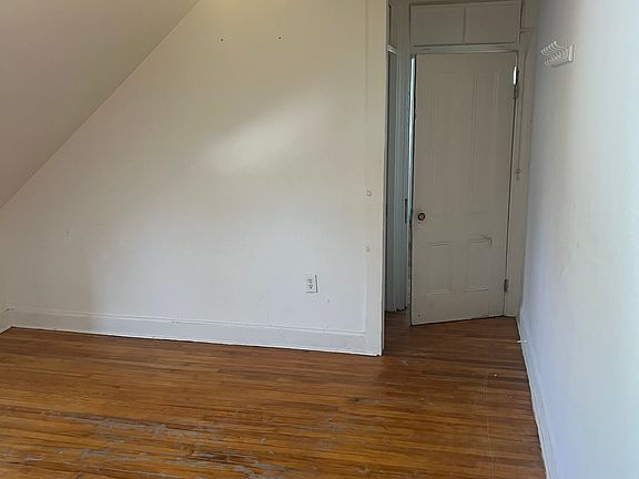 4th image of 1178 Elmwood Ave #3R
