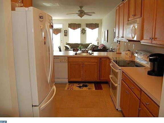 5th image of 1633 Parkview Ct