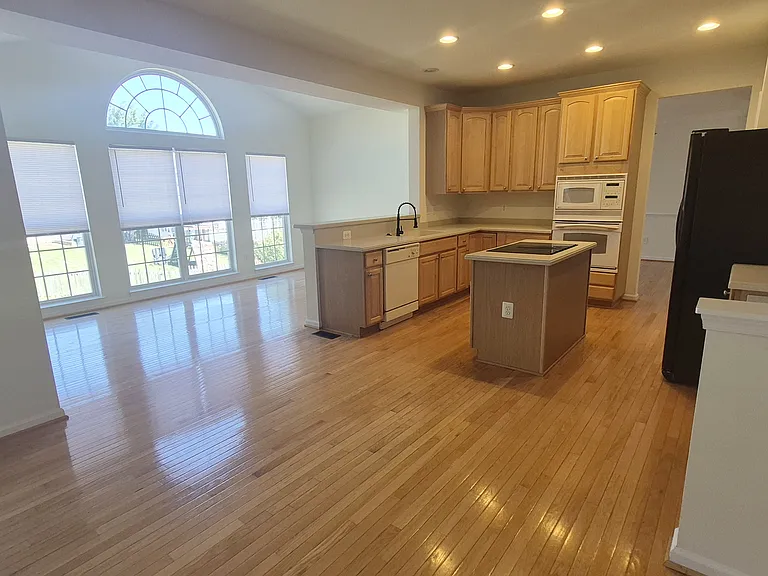 5207 Linden Dr — Photo 6