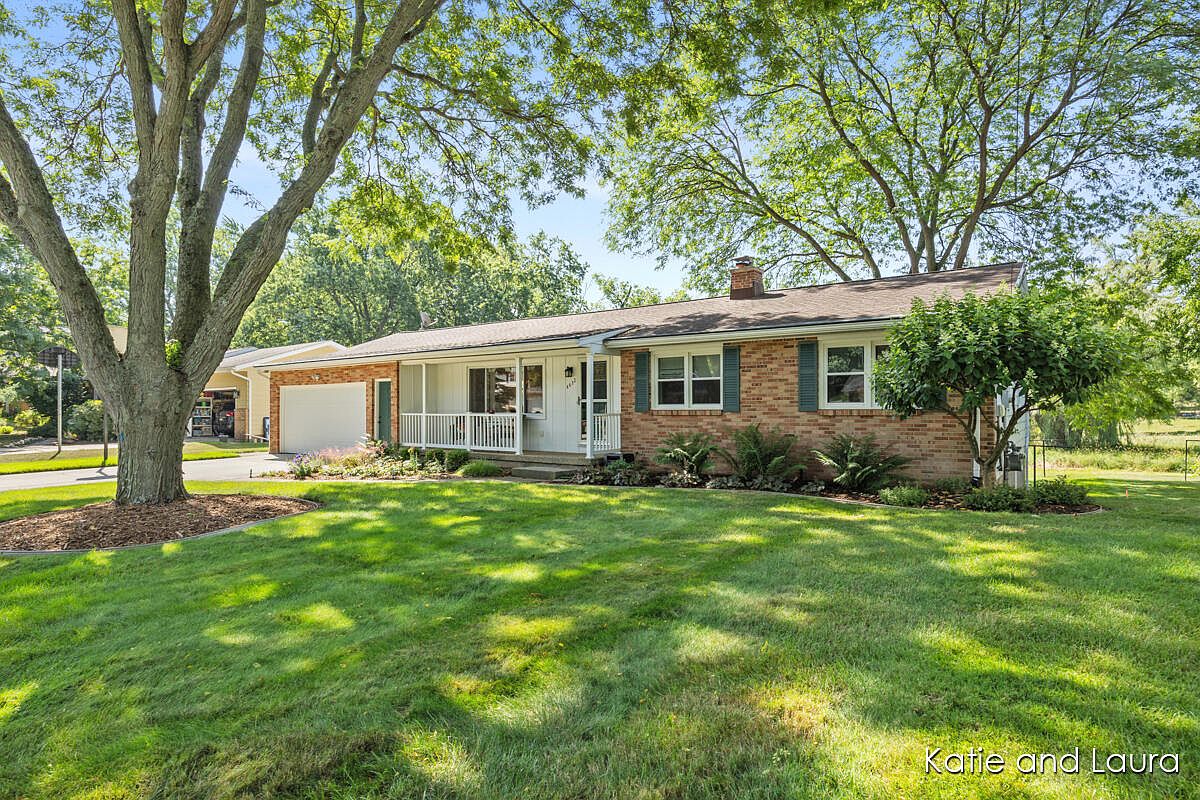 4432 Cloverleaf Dr SE, Kentwood, MI 49546 | Zillow