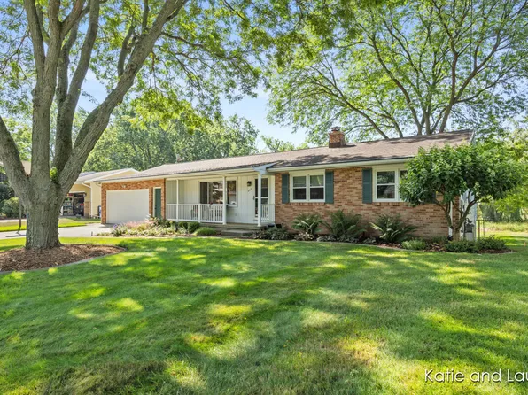 4432 Cloverleaf Dr SE, Kentwood, MI 49546