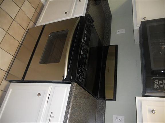 4th image of 17605 Red Oak Dr #7605