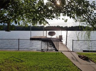924 Thelma Dr, Granbury, TX 76049