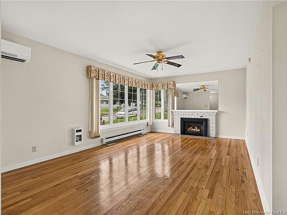 4th image of 18 Carney Ave
