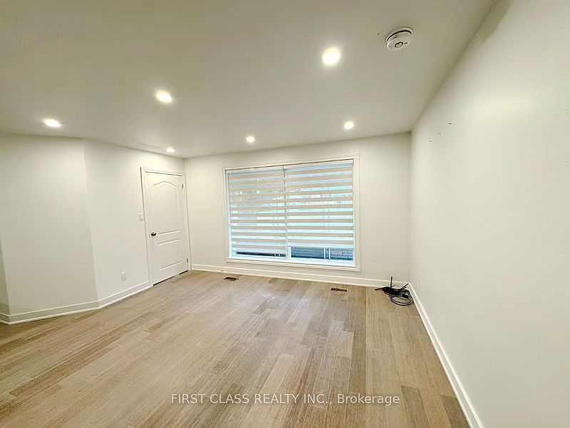 Burlington House for rent - 3 Bedrooms — photo 3