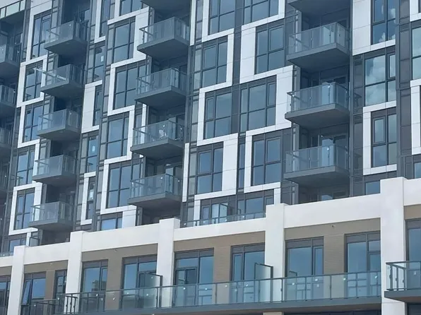 509 Dundas St W, Oakville, ON