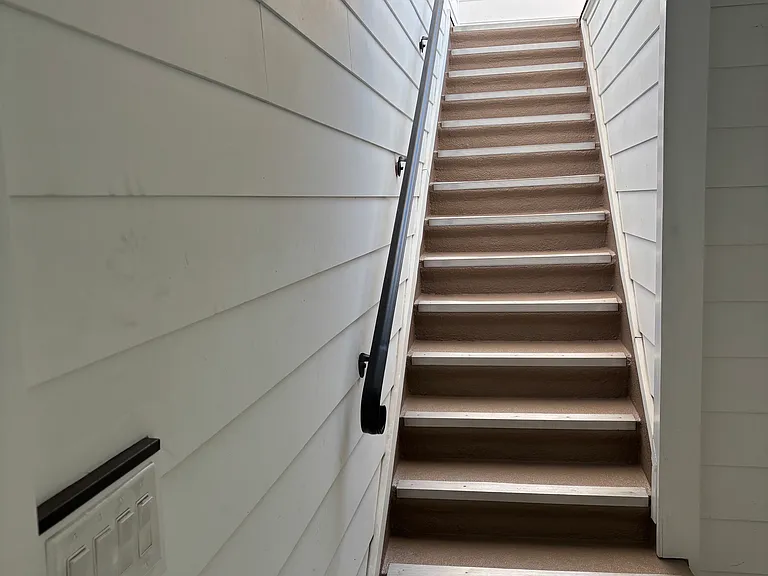 412 1/2 Dahlia Ave — Photo 6