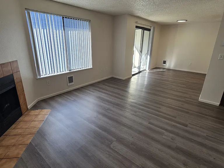 Legacy Place — Photo 2