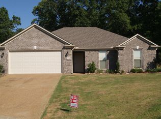 121 Little Brook Ln, Jackson, TN 38305