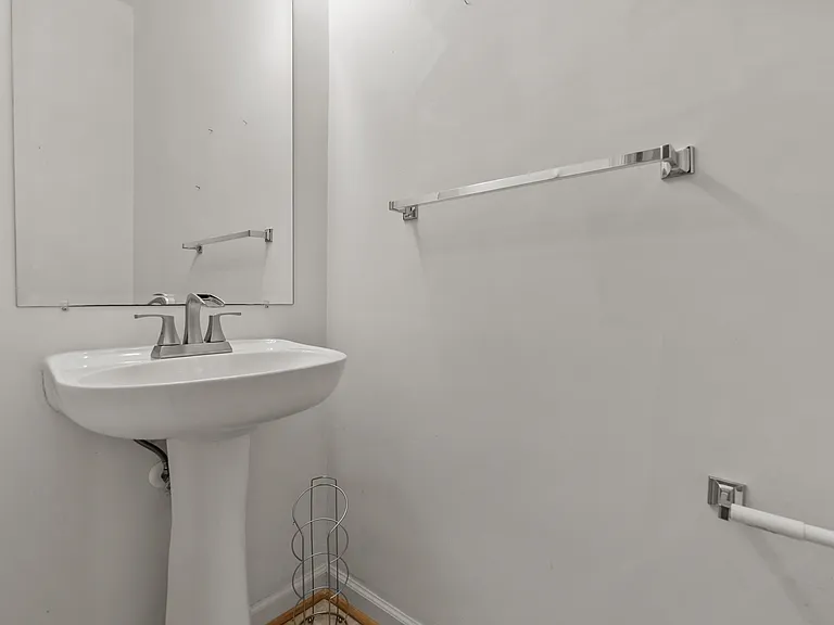 5509 Bulls Bay Dr #1 — Photo 11