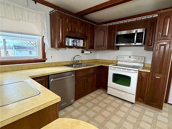 5th image of 4852 Stop 7 Rd