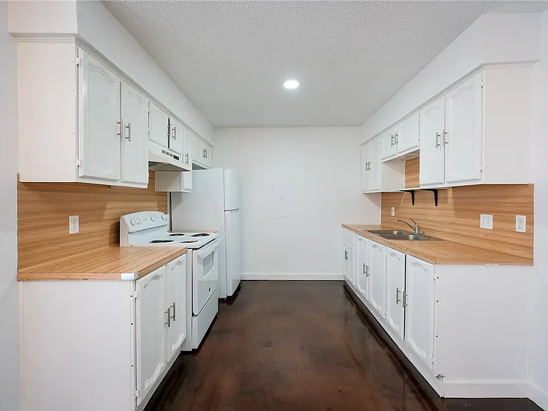 6641 Rhine Dr #B — Photo 6