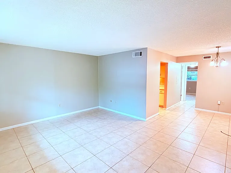 2500 Lee Rd #145 — Photo 8