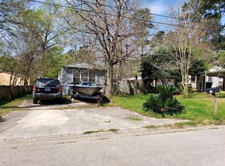 68 Ridgeway Dr, Conroe, TX 77303