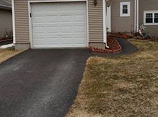 28 Brookside Dr W, Harriman, NY 10926