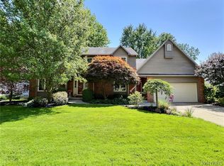86 Pinelake Dr, Williamsville, NY 14221