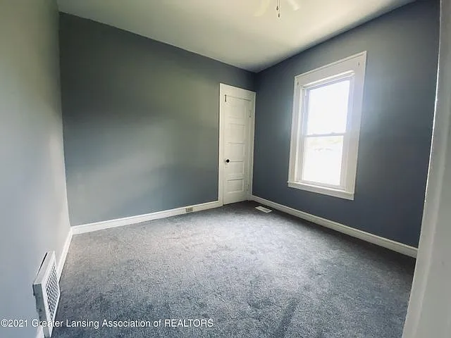 809 E Gier St — Photo 7