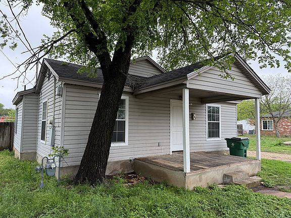 3rd image of 206 N Van Buren St