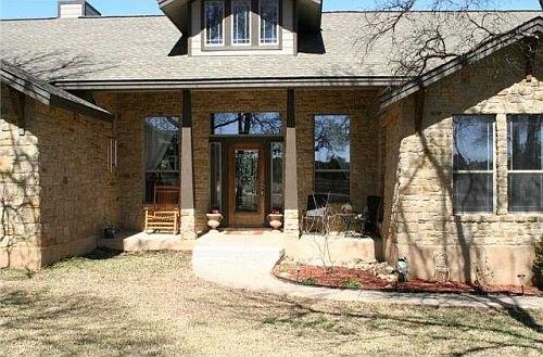 4th image of 118 Stable Oaks Dr