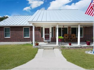 16 Grey Stone, Poteet, TX 78065