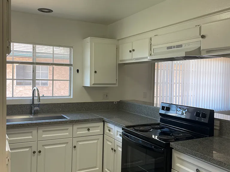 13508 Penn St #7B — Photo 3