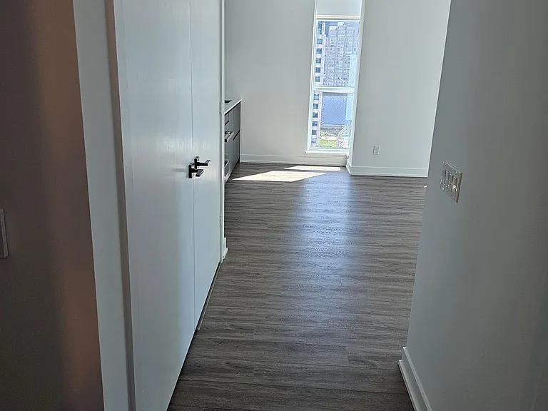 327 King St W #1502 — Photo 6