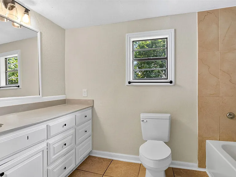 5110 FM 1765 — Photo 28