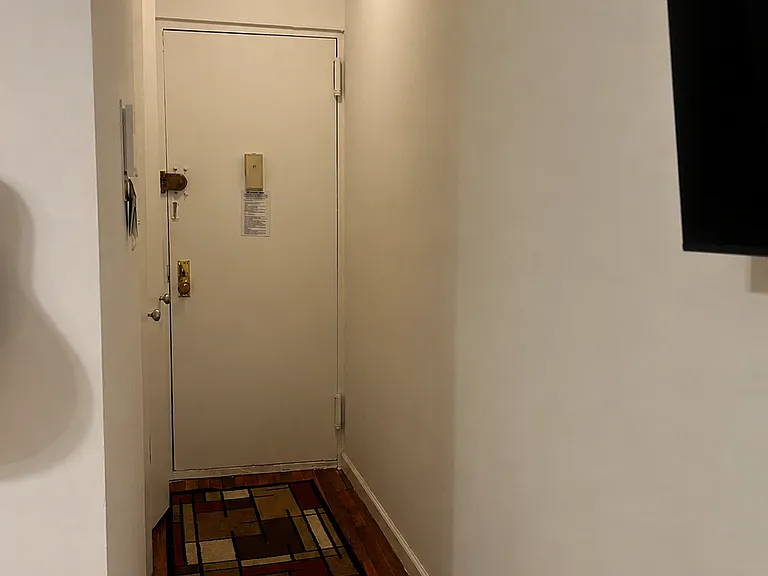 160 E 91st St #4G — Photo 5