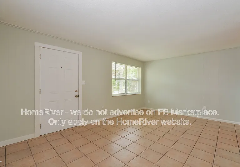 214 Terry Ln — Photo 2