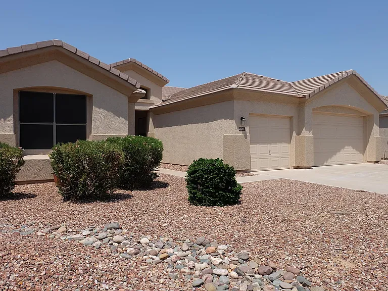 2120 E Flintlock Way — Photo 2