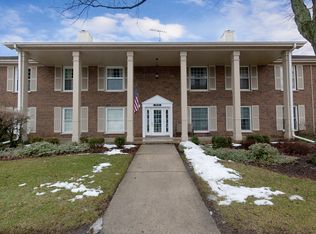 1152 Spring Garden Cir #52, Naperville, IL 60563