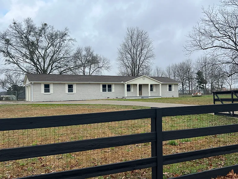 175 Moss Dr — Photo 11