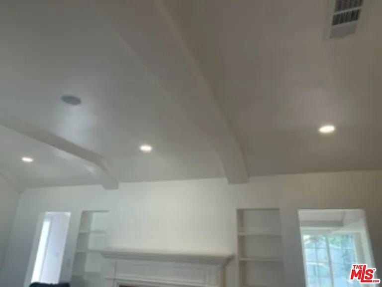 9029 Wildwood Ave — Photo 10