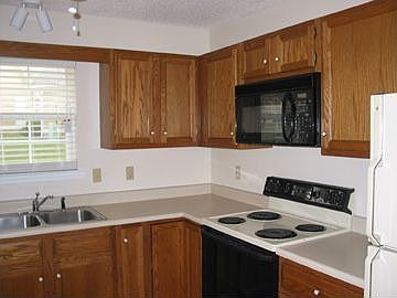 2nd image of 2101 Hyde Park Dr