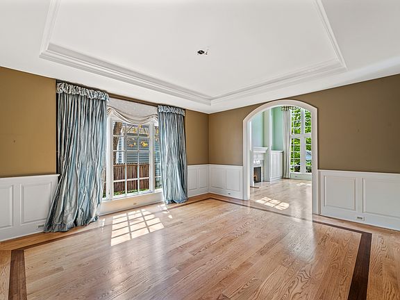 4th image of 4817 Woodland Ave
