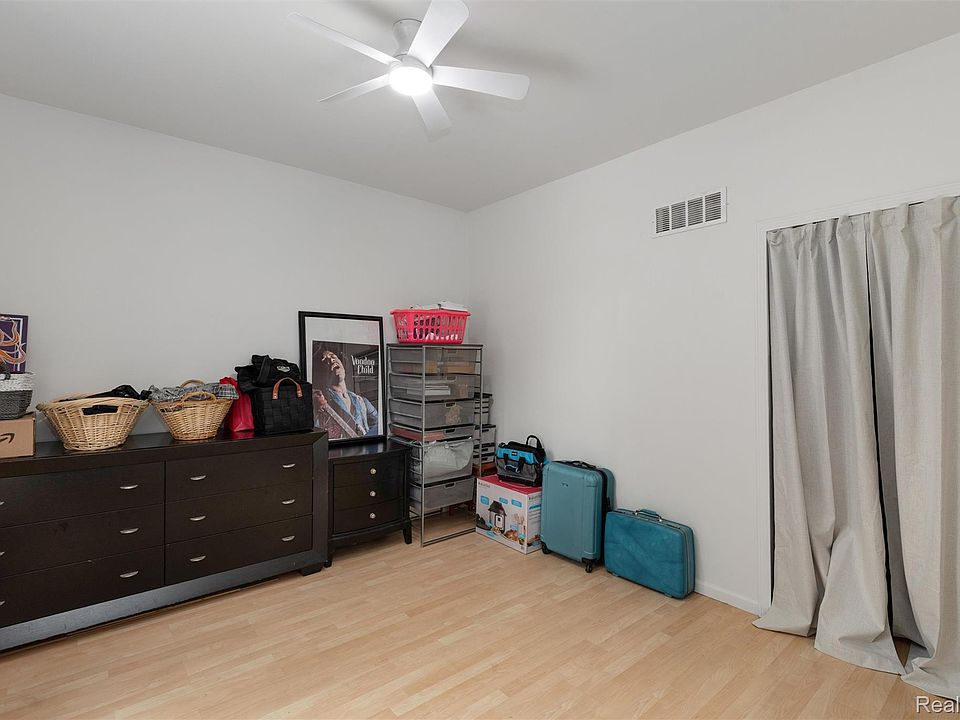649 Lounsbury Ave, photo 12