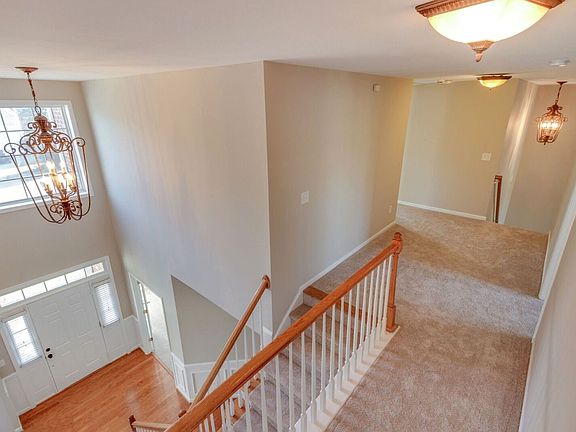 Stunning 2 St Foyer, Impressive Chandelier.