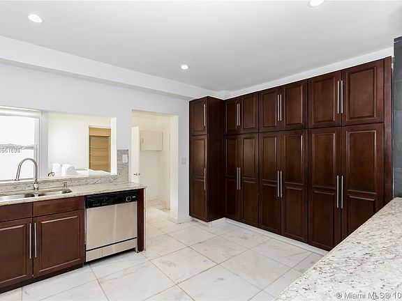 DD1E828A-334C-4ECD-B841-FAD3A4E53163