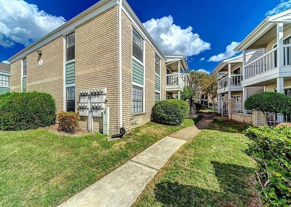 1st image of 12660 Ashford Point Dr APT 211