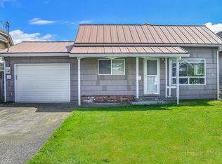 2517 5th St, Tillamook, OR 97141