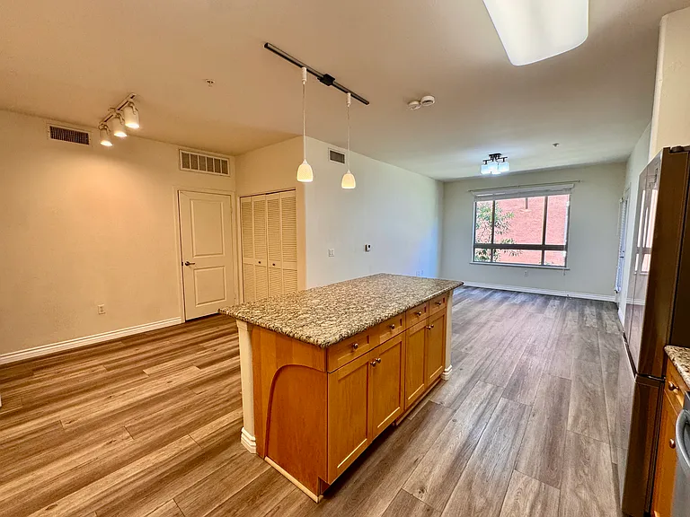 100 S Alameda St #261 — Photo 4