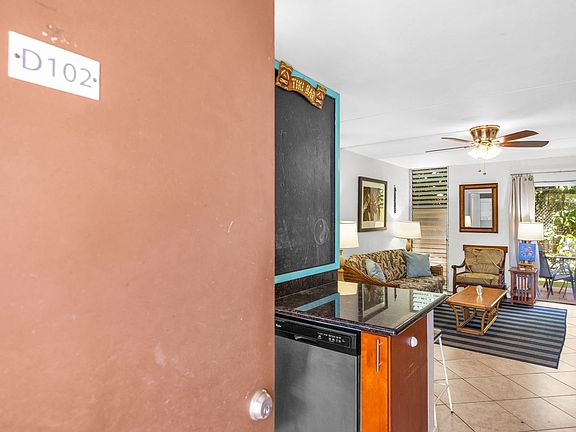 2nd image of 3676 Lower Honoapiilani Rd APT D102