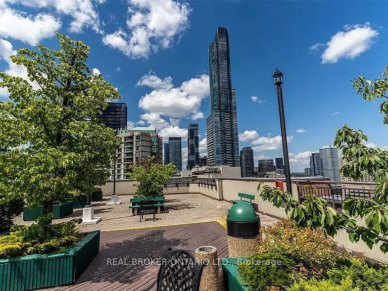 633 Bay St #2021 — Photo 19
