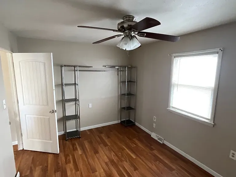 306 Jefferson St — Photo 24