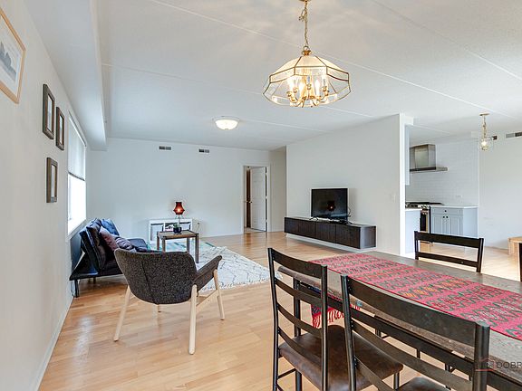 5th image of 476 Alles St Unit 204